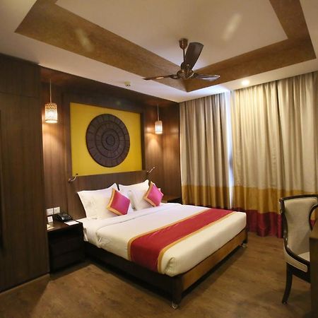 Vivin Luxury Suites Thiruvananthapuram Exteriör bild