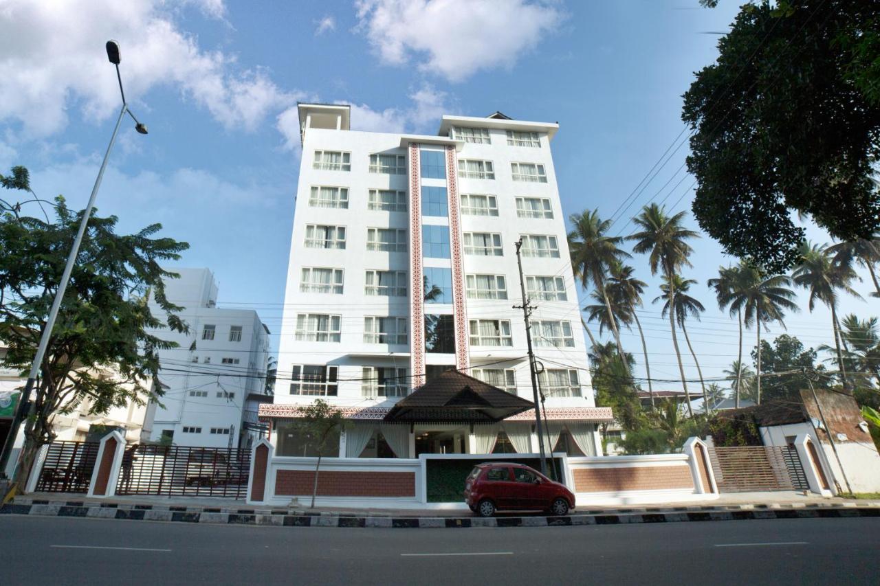 Vivin Luxury Suites Thiruvananthapuram Exteriör bild