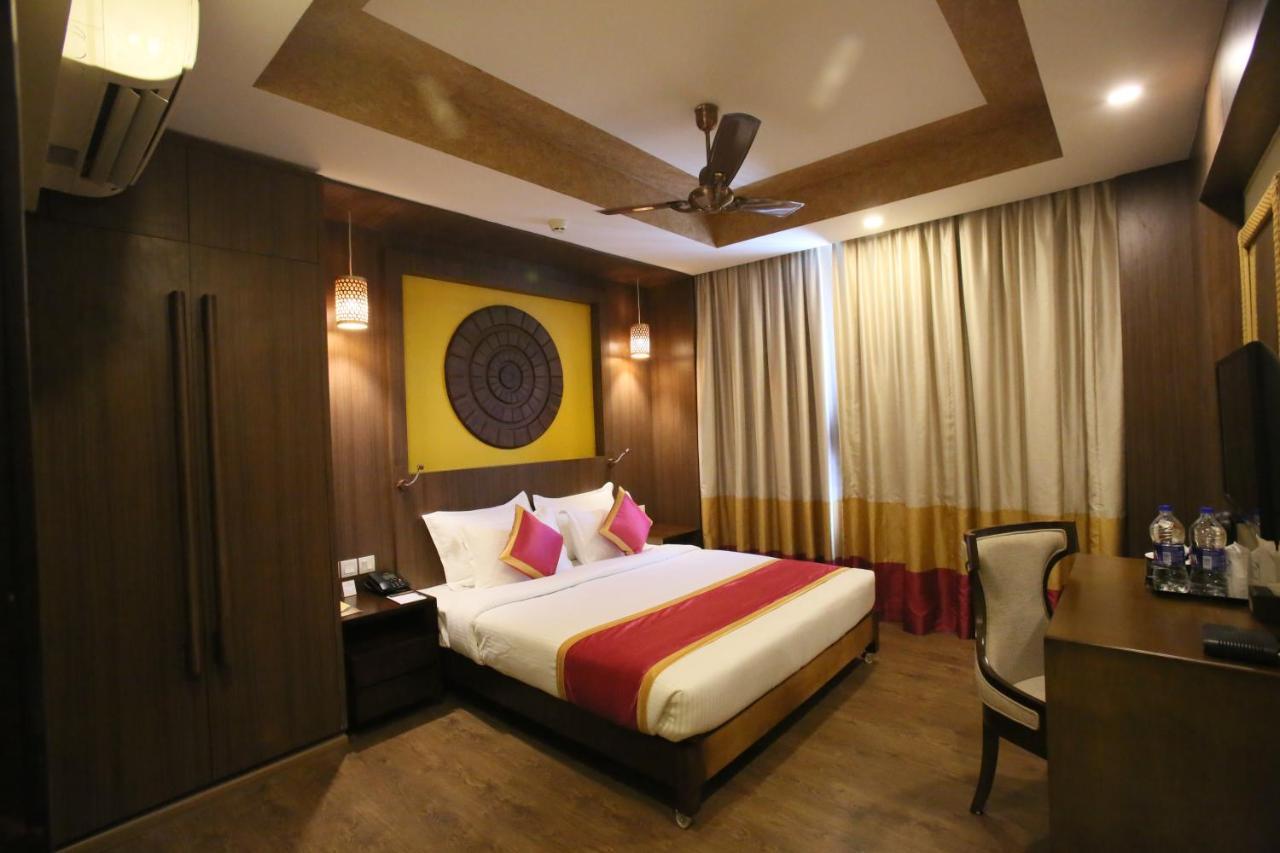 Vivin Luxury Suites Thiruvananthapuram Exteriör bild