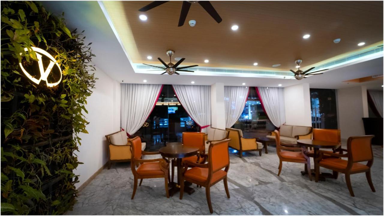 Vivin Luxury Suites Thiruvananthapuram Exteriör bild