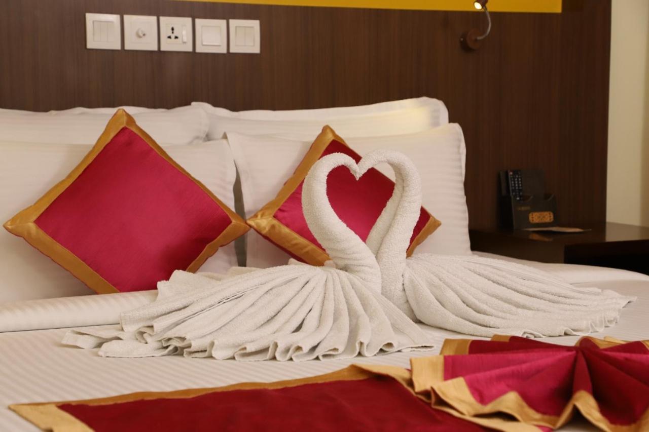 Vivin Luxury Suites Thiruvananthapuram Exteriör bild