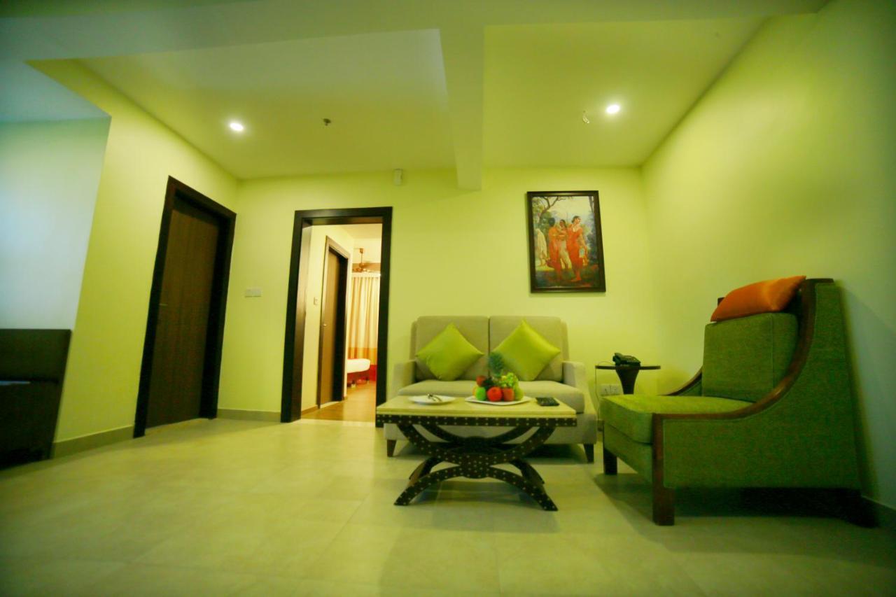Vivin Luxury Suites Thiruvananthapuram Exteriör bild